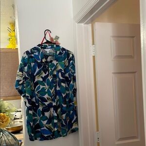 Time and Tru Women's Blouse - Blue and Green Leaf Print